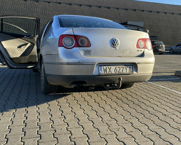 Сірий Фольксваген Пассат, об'ємом двигуна 2 л та пробігом 399 тис. км за 2350 $, фото 5 на Automoto.ua