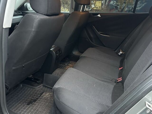 Сірий Фольксваген Пассат, об'ємом двигуна 2 л та пробігом 227 тис. км за 5999 $, фото 9 на Automoto.ua