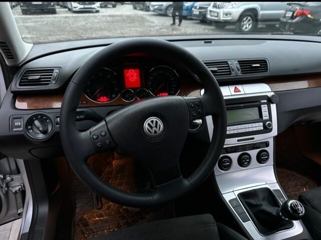 Серый Фольксваген Пассат, объемом двигателя 2 л и пробегом 219 тыс. км за 7500 $, фото 7 на Automoto.ua