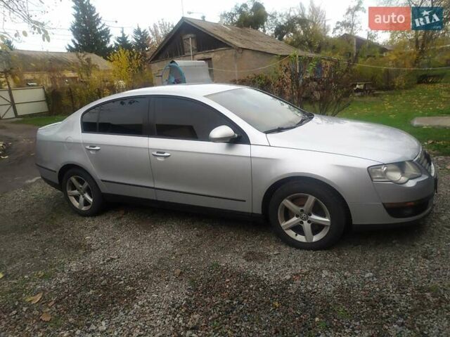 Серый Фольксваген Пассат, объемом двигателя 1.6 л и пробегом 284 тыс. км за 7200 $, фото 4 на Automoto.ua