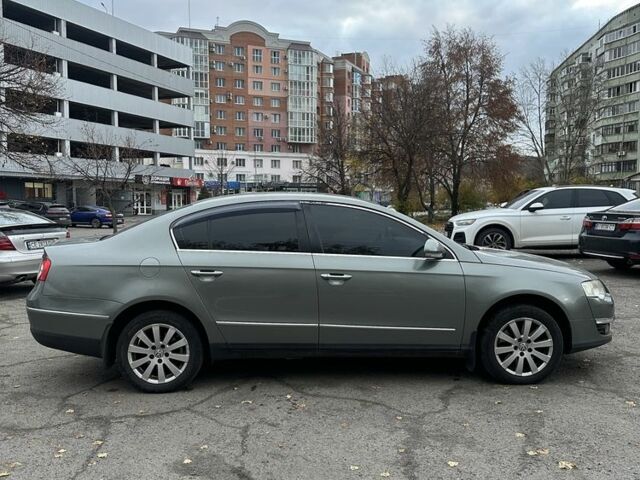 Сірий Фольксваген Пассат, об'ємом двигуна 2 л та пробігом 227 тис. км за 5999 $, фото 6 на Automoto.ua