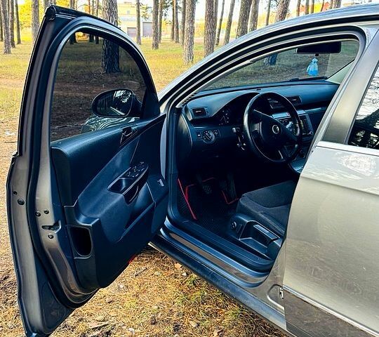 Сірий Фольксваген Пассат, об'ємом двигуна 2 л та пробігом 295 тис. км за 6800 $, фото 7 на Automoto.ua