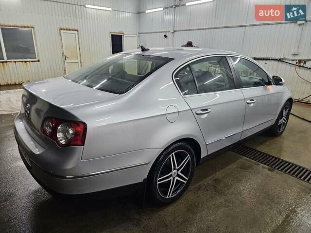 Серый Фольксваген Пассат, объемом двигателя 2 л и пробегом 220 тыс. км за 7200 $, фото 3 на Automoto.ua