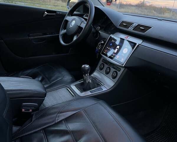 Сірий Фольксваген Пассат, об'ємом двигуна 1.97 л та пробігом 320 тис. км за 5800 $, фото 3 на Automoto.ua