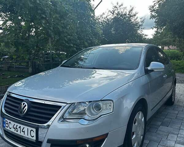 Сірий Фольксваген Пассат, об'ємом двигуна 1.6 л та пробігом 265 тис. км за 6000 $, фото 7 на Automoto.ua