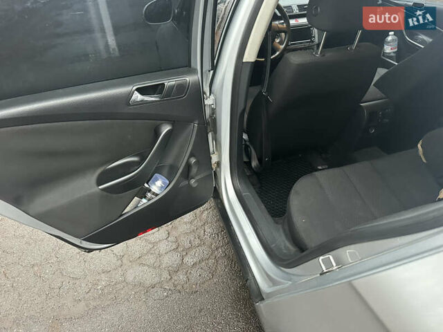 Серый Фольксваген Пассат, объемом двигателя 1.98 л и пробегом 214 тыс. км за 4600 $, фото 6 на Automoto.ua
