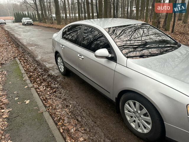 Серый Фольксваген Пассат, объемом двигателя 1.98 л и пробегом 214 тыс. км за 4600 $, фото 3 на Automoto.ua