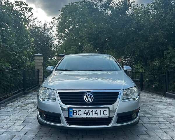 Сірий Фольксваген Пассат, об'ємом двигуна 1.6 л та пробігом 265 тис. км за 6000 $, фото 2 на Automoto.ua