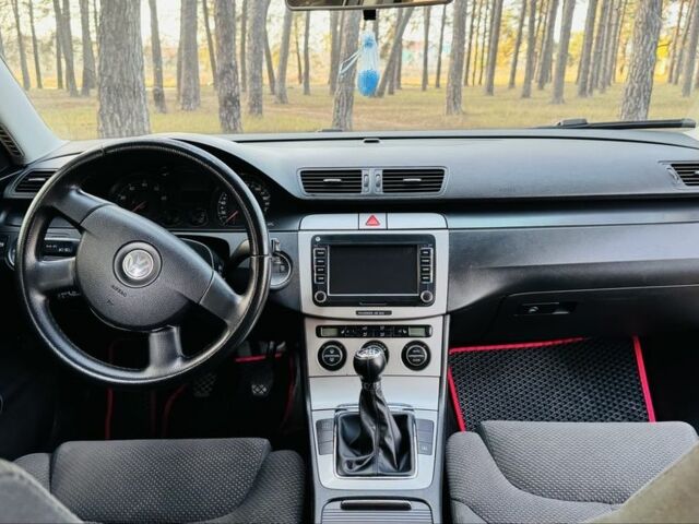 Серый Фольксваген Пассат, объемом двигателя 2 л и пробегом 295 тыс. км за 6800 $, фото 9 на Automoto.ua