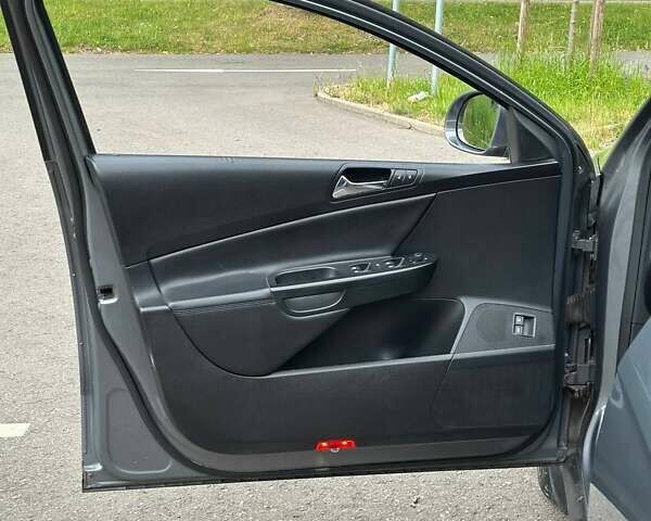 Сірий Фольксваген Пассат, об'ємом двигуна 1.97 л та пробігом 320 тис. км за 6300 $, фото 19 на Automoto.ua