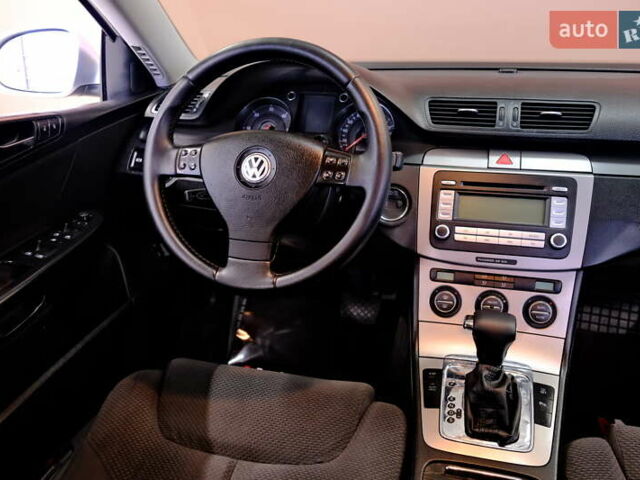 Серый Фольксваген Пассат, объемом двигателя 2 л и пробегом 227 тыс. км за 6900 $, фото 42 на Automoto.ua