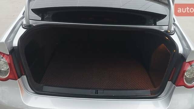 Сірий Фольксваген Пассат, об'ємом двигуна 2 л та пробігом 266 тис. км за 4999 $, фото 20 на Automoto.ua