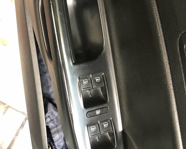 Серый Фольксваген Пассат, объемом двигателя 1.97 л и пробегом 322 тыс. км за 7500 $, фото 17 на Automoto.ua