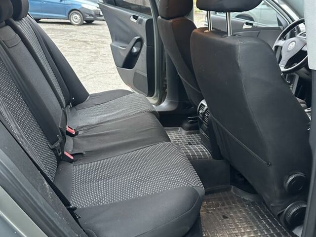 Сірий Фольксваген Пассат, об'ємом двигуна 2 л та пробігом 227 тис. км за 5999 $, фото 15 на Automoto.ua