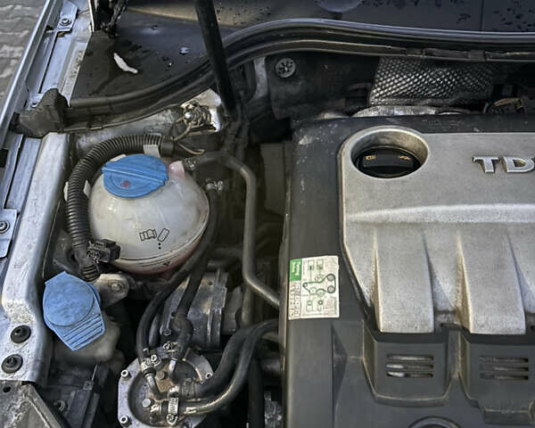 Серый Фольксваген Пассат, объемом двигателя 2 л и пробегом 287 тыс. км за 7600 $, фото 54 на Automoto.ua