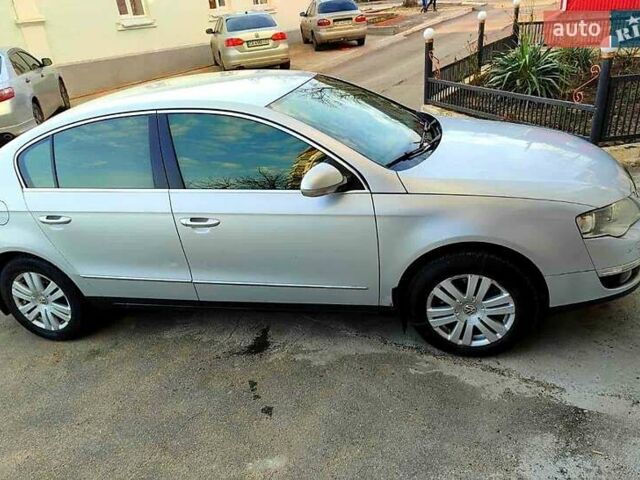 Серый Фольксваген Пассат, объемом двигателя 2 л и пробегом 270 тыс. км за 6100 $, фото 1 на Automoto.ua