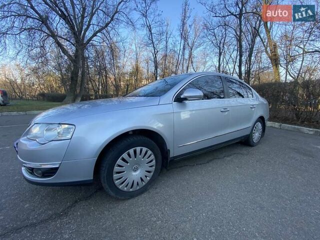 Сірий Фольксваген Пассат, об'ємом двигуна 1.6 л та пробігом 270 тис. км за 6800 $, фото 12 на Automoto.ua