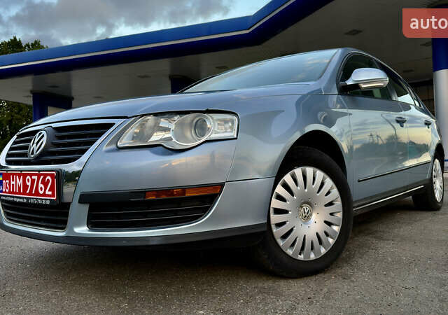 Серый Фольксваген Пассат, объемом двигателя 1.6 л и пробегом 190 тыс. км за 6450 $, фото 2 на Automoto.ua