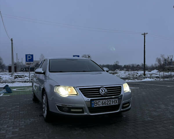 Серый Фольксваген Пассат, объемом двигателя 2 л и пробегом 287 тыс. км за 7600 $, фото 2 на Automoto.ua