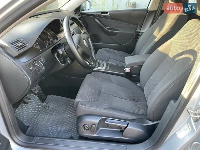 Серый Фольксваген Пассат, объемом двигателя 1.98 л и пробегом 160 тыс. км за 6900 $, фото 33 на Automoto.ua