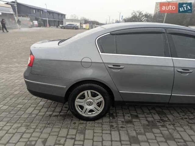 Сірий Фольксваген Пассат, об'ємом двигуна 2 л та пробігом 305 тис. км за 6500 $, фото 2 на Automoto.ua