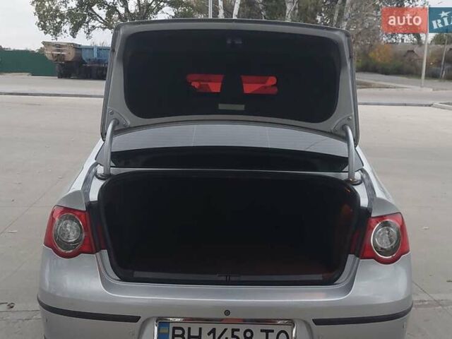 Сірий Фольксваген Пассат, об'ємом двигуна 2 л та пробігом 266 тис. км за 4999 $, фото 19 на Automoto.ua