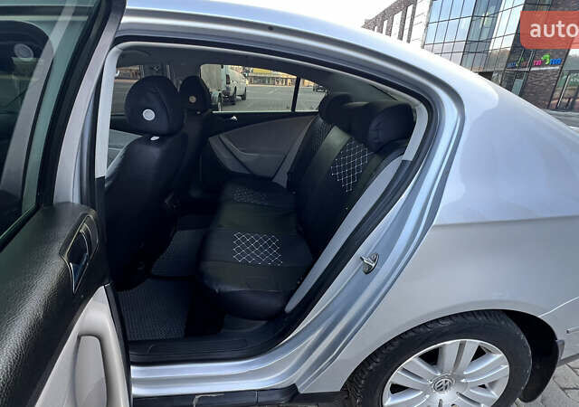 Серый Фольксваген Пассат, объемом двигателя 2 л и пробегом 246 тыс. км за 7000 $, фото 6 на Automoto.ua