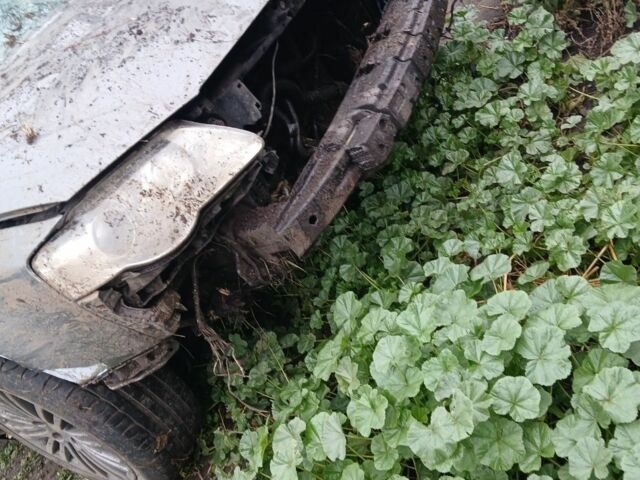 Серый Фольксваген Пассат, объемом двигателя 3 л и пробегом 290 тыс. км за 3200 $, фото 13 на Automoto.ua