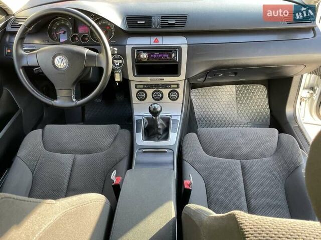 Серый Фольксваген Пассат, объемом двигателя 1.98 л и пробегом 160 тыс. км за 6900 $, фото 38 на Automoto.ua
