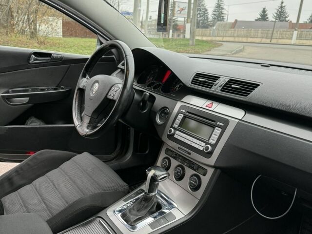 Серый Фольксваген Пассат, объемом двигателя 2 л и пробегом 210 тыс. км за 6999 $, фото 3 на Automoto.ua