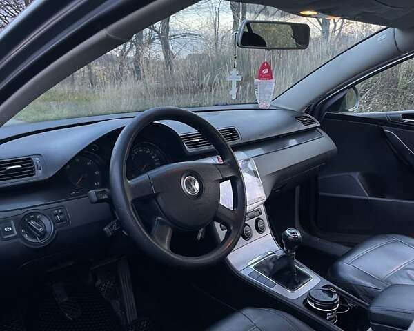 Сірий Фольксваген Пассат, об'ємом двигуна 1.97 л та пробігом 320 тис. км за 5800 $, фото 6 на Automoto.ua