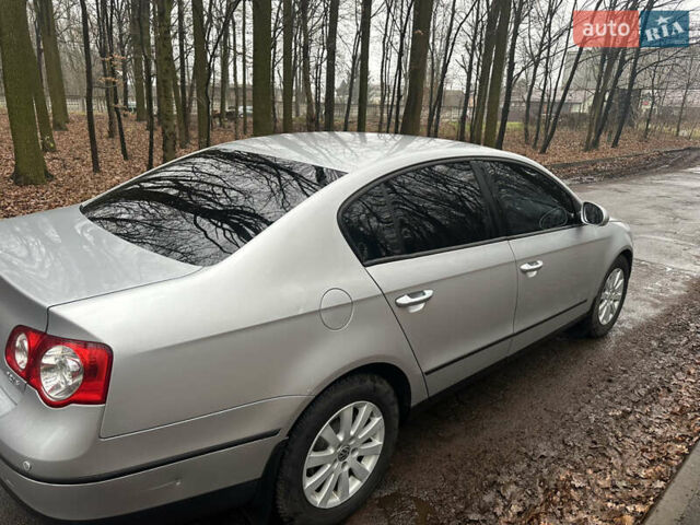 Серый Фольксваген Пассат, объемом двигателя 1.98 л и пробегом 214 тыс. км за 4600 $, фото 1 на Automoto.ua