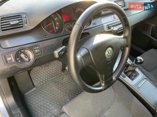 Серый Фольксваген Пассат, объемом двигателя 1.98 л и пробегом 160 тыс. км за 6900 $, фото 41 на Automoto.ua