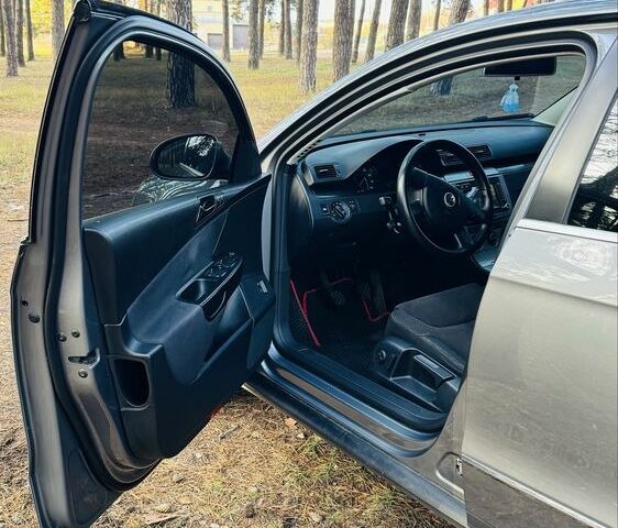 Серый Фольксваген Пассат, объемом двигателя 2 л и пробегом 295 тыс. км за 6800 $, фото 6 на Automoto.ua