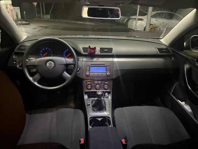 Серый Фольксваген Пассат, объемом двигателя 0 л и пробегом 244 тыс. км за 5850 $, фото 5 на Automoto.ua