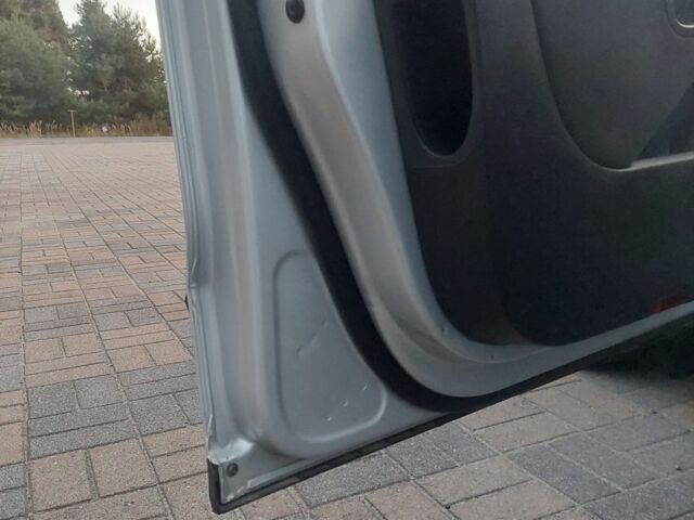 Сірий Фольксваген Пассат, об'ємом двигуна 2 л та пробігом 370 тис. км за 6200 $, фото 13 на Automoto.ua