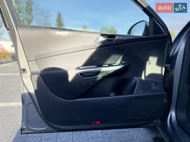 Серый Фольксваген Пассат, объемом двигателя 2 л и пробегом 309 тыс. км за 5900 $, фото 26 на Automoto.ua