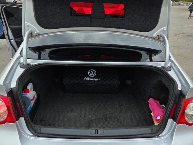 Серый Фольксваген Пассат, объемом двигателя 1.8 л и пробегом 239 тыс. км за 6799 $, фото 8 на Automoto.ua