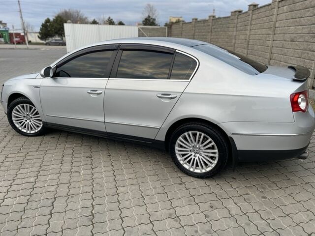 Серый Фольксваген Пассат, объемом двигателя 3.2 л и пробегом 310 тыс. км за 6000 $, фото 2 на Automoto.ua