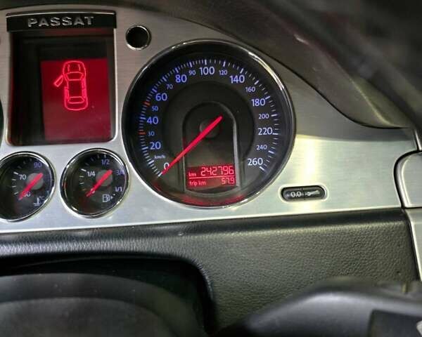 Сірий Фольксваген Пассат, об'ємом двигуна 2 л та пробігом 243 тис. км за 6500 $, фото 15 на Automoto.ua