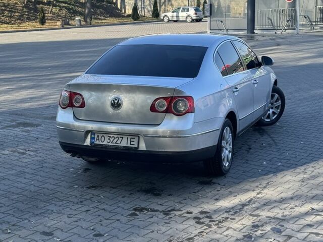 Серый Фольксваген Пассат, объемом двигателя 2 л и пробегом 270 тыс. км за 6450 $, фото 5 на Automoto.ua