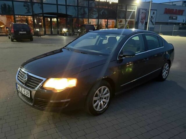 Серый Фольксваген Пассат, объемом двигателя 2 л и пробегом 280 тыс. км за 2400 $, фото 1 на Automoto.ua