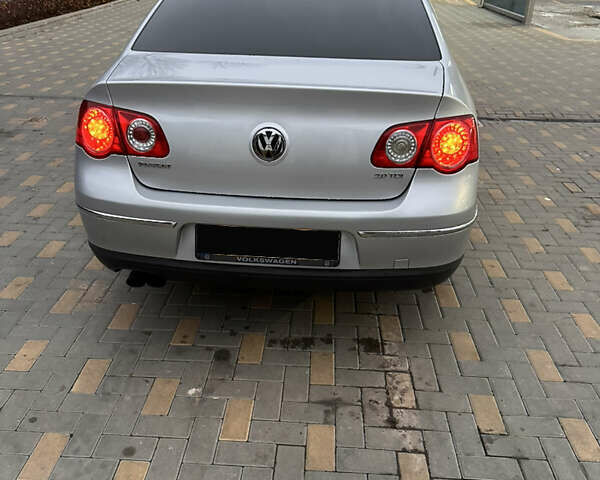 Серый Фольксваген Пассат, объемом двигателя 1.97 л и пробегом 370 тыс. км за 7499 $, фото 5 на Automoto.ua