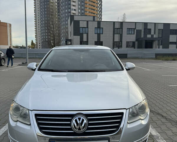 Серый Фольксваген Пассат, объемом двигателя 1.8 л и пробегом 267 тыс. км за 7300 $, фото 4 на Automoto.ua