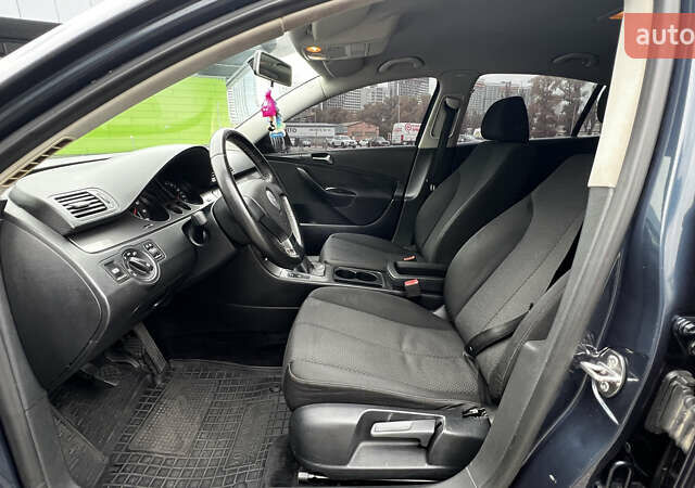 Серый Фольксваген Пассат, объемом двигателя 1.8 л и пробегом 292 тыс. км за 6500 $, фото 8 на Automoto.ua