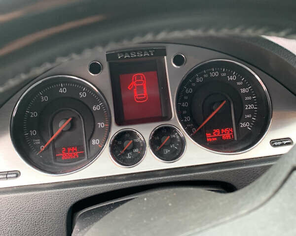 Сірий Фольксваген Пассат, об'ємом двигуна 1.8 л та пробігом 291 тис. км за 4950 $, фото 11 на Automoto.ua