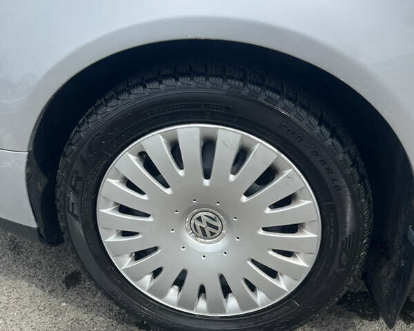 Сірий Фольксваген Пассат, об'ємом двигуна 1.8 л та пробігом 369 тис. км за 7400 $, фото 15 на Automoto.ua