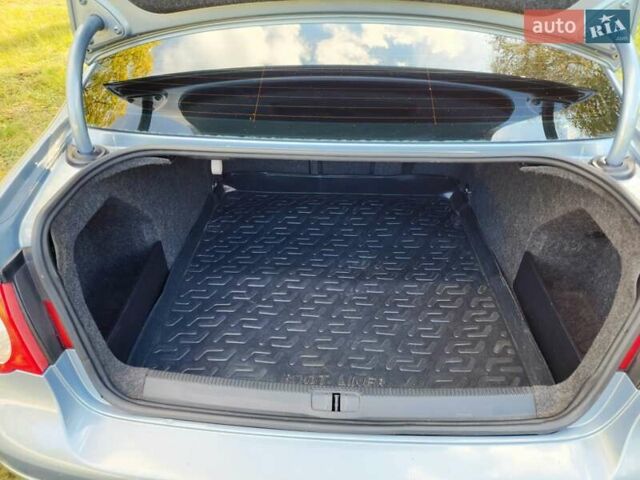 Серый Фольксваген Пассат, объемом двигателя 1.8 л и пробегом 230 тыс. км за 7500 $, фото 6 на Automoto.ua