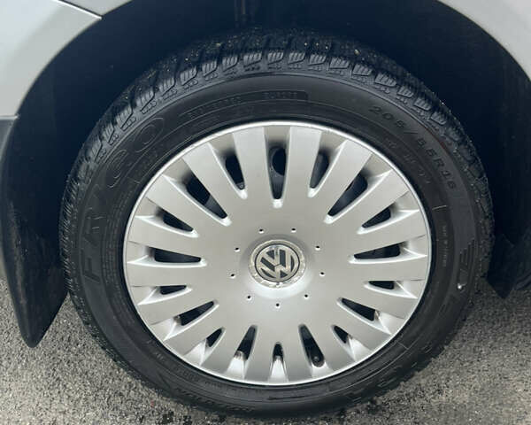 Сірий Фольксваген Пассат, об'ємом двигуна 1.8 л та пробігом 369 тис. км за 7400 $, фото 17 на Automoto.ua