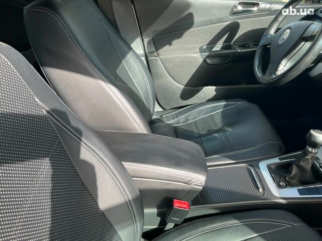 Серый Фольксваген Пассат, объемом двигателя 1.8 л и пробегом 258 тыс. км за 7390 $, фото 27 на Automoto.ua